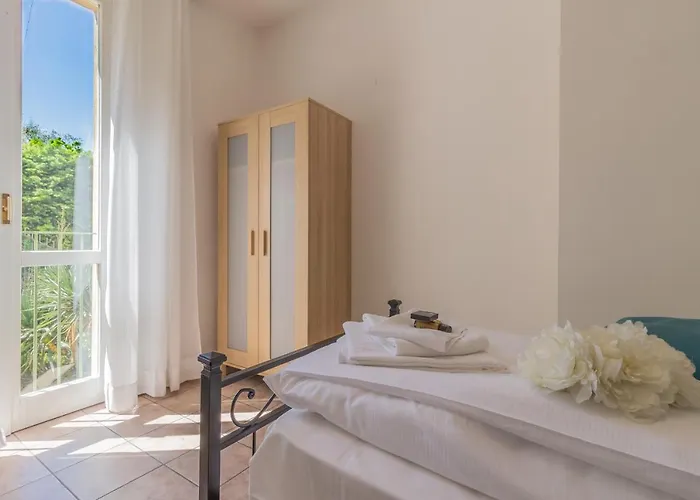 Il Tramonto Sul 아파트